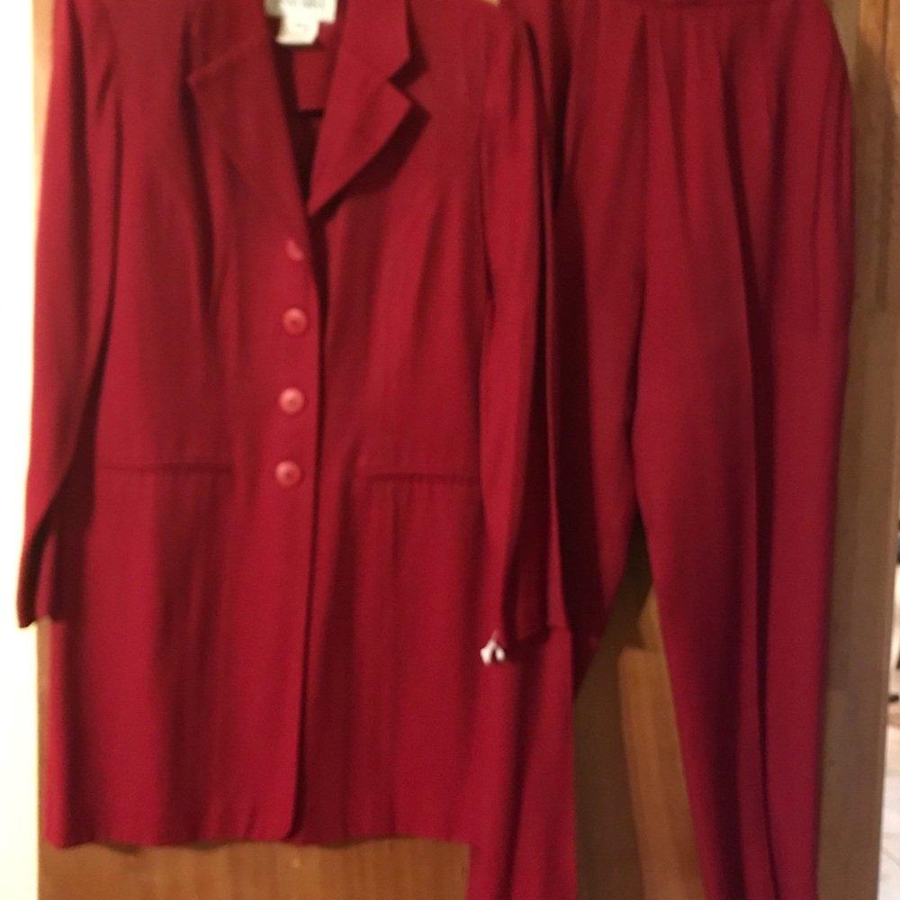 Vintage Dani Max deep red button down Pantsuit with faux pockets (mlb)